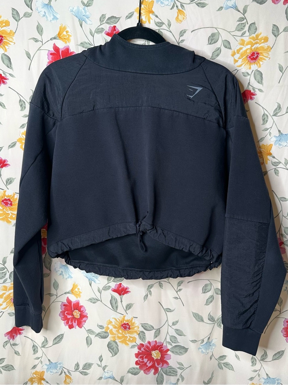 GYMSHARK | Venture Cropped Hoodie in Black | Size M